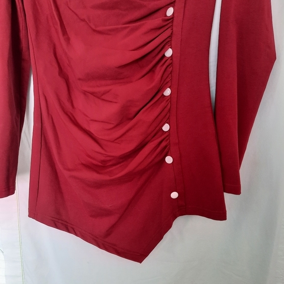 Vessos Maroon Cowl Neck Ruched Button Front Asymmetrical Hem Women Top Size M - Picture 8 of 9